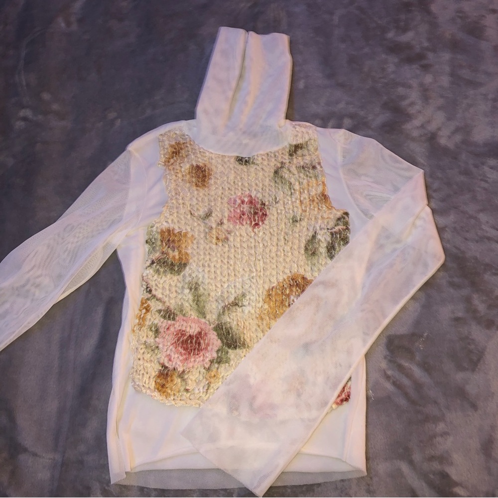 Knitted long sleeve/ turtleneck sweater with flower/ floral print